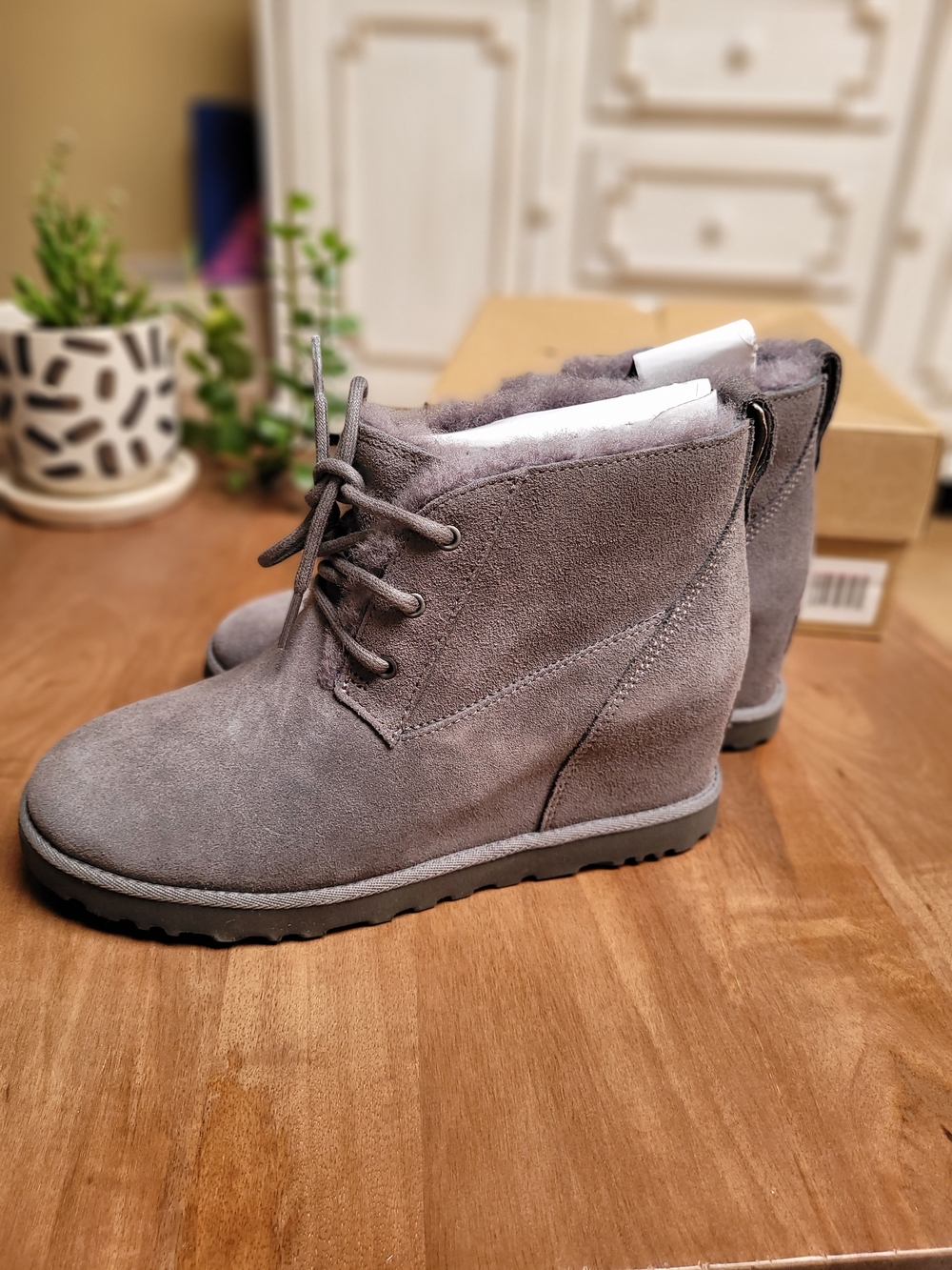 UGG Femme Wedge Lace-Up Boots in Gray Suede - Picture 5 of 7